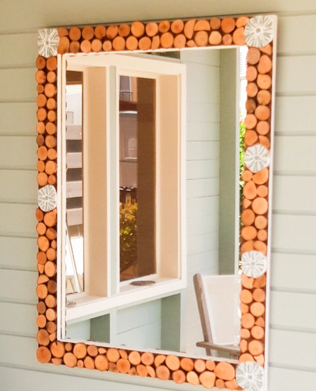 Mirror with wood and glas mosaic frame